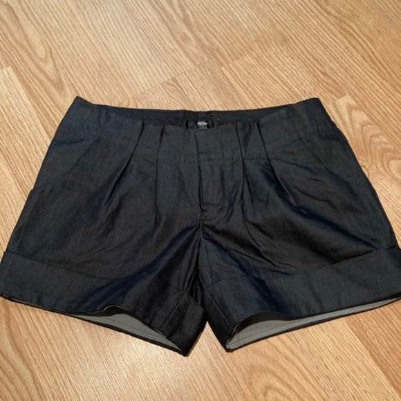 Mossimo Stretch Women's Black Pleated Cuffed Denim Shorts Size 2 - Picture 1 of 5